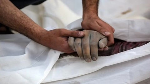 Four martyrs from the same family killed in Israeli bombardment of a house in Gaza