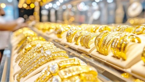 Strong Demand for Gold Jewelry and Investment Coins as Safe-Haven Buying Grows