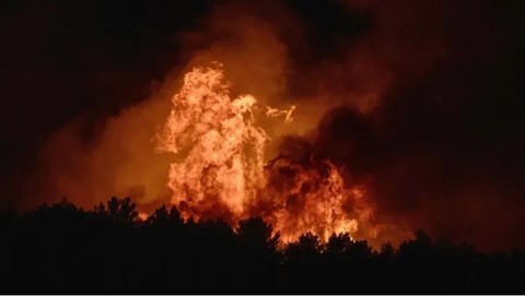 France: Wildfires Force Hundreds to Flee