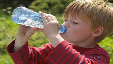 How to Protect Children from Dehydration in Summer