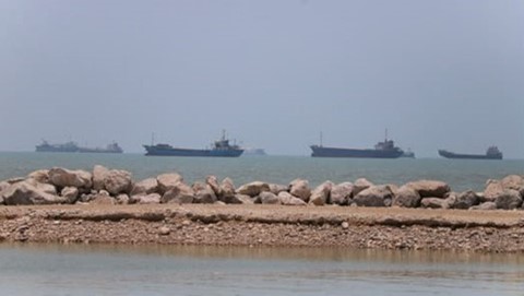 Oman presents Iran with Gulf-backed plan for voluntary fees to use Hormuz