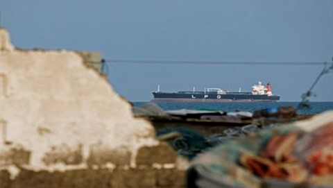 First QatarEnergy LNG Tanker Exits Strait of Hormuz in Nearly Three Weeks